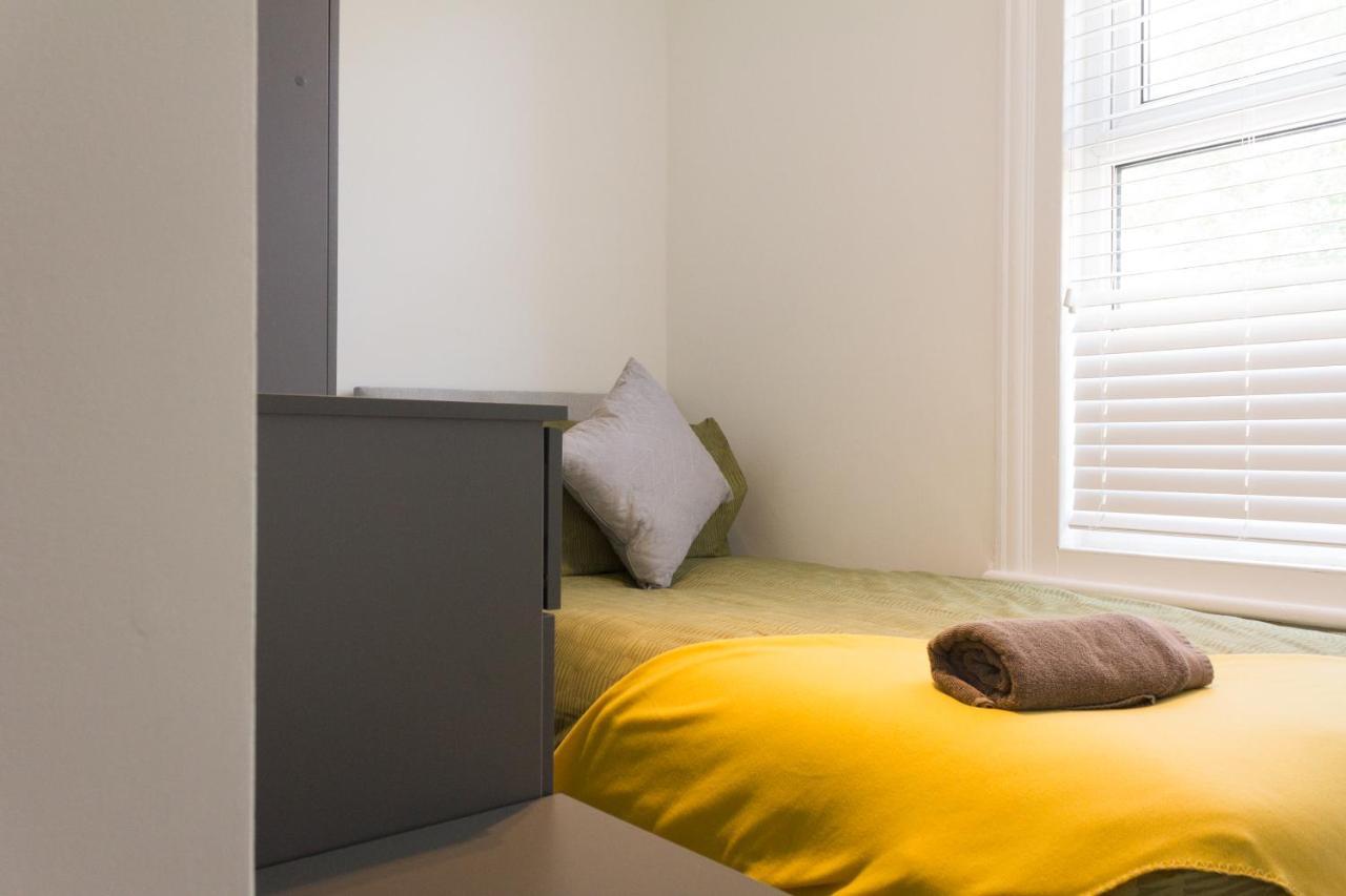 Boaler House, Modern 4 Bed House With Parking Sleeps 8 * Liverpool