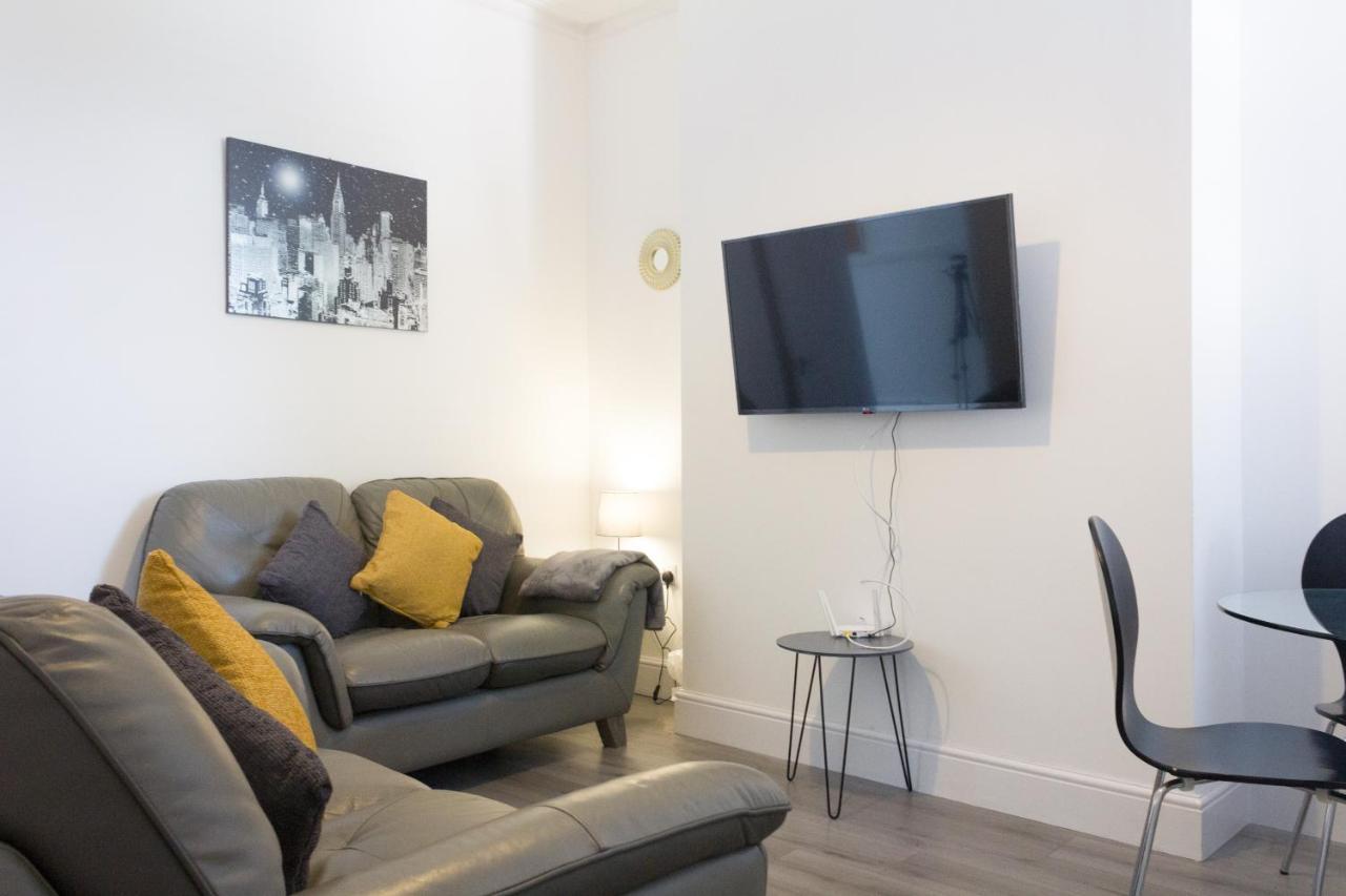 Holiday home Boaler House, Modern 4 Bed House With Parking Sleeps 8 Liverpool